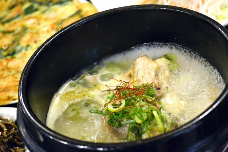 参鶏湯がおいしい大阪のおすすめ韓国料理店8選 絶品スープや鍋の具材は美肌の効能抜群 おとな あそび